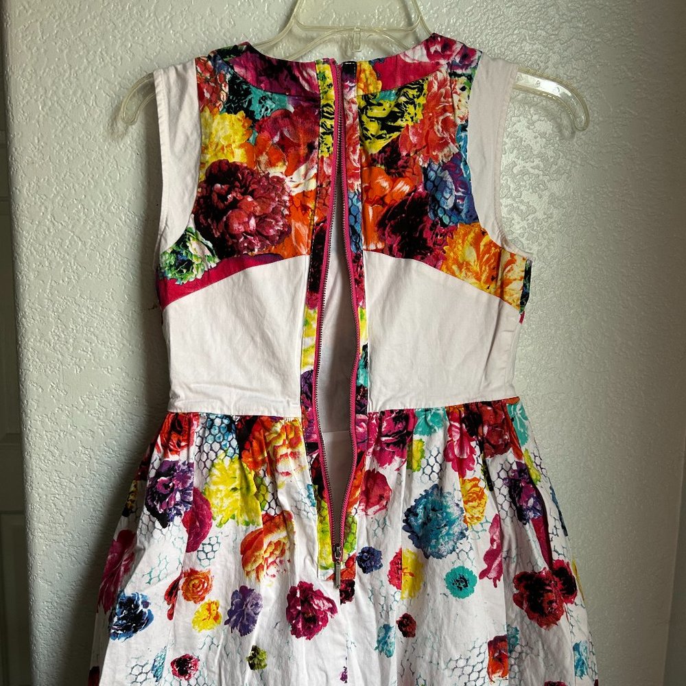 Prabal Gurung for Target Dress Size 2 Floral Abstract White Skater Pinup Retro - Picture 8 of 11